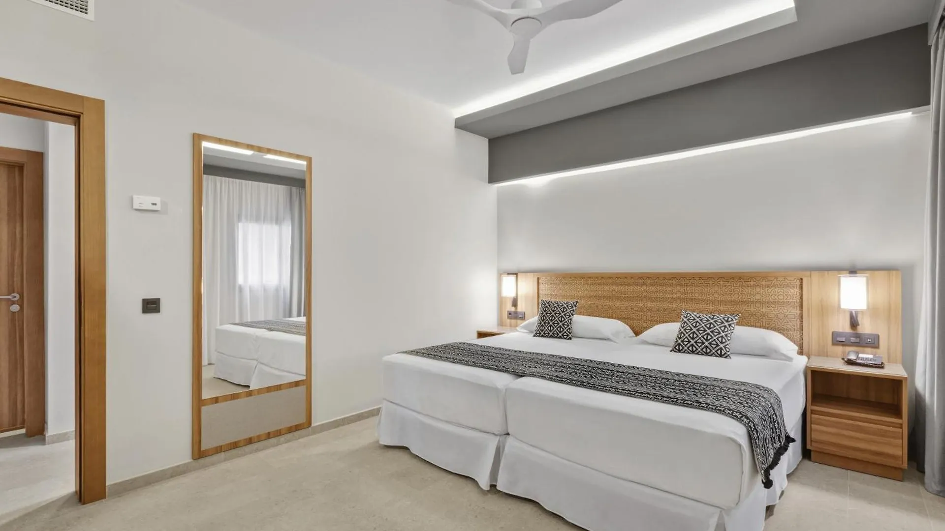 Hotel Riu Palace Santa Maria Cape Verde
