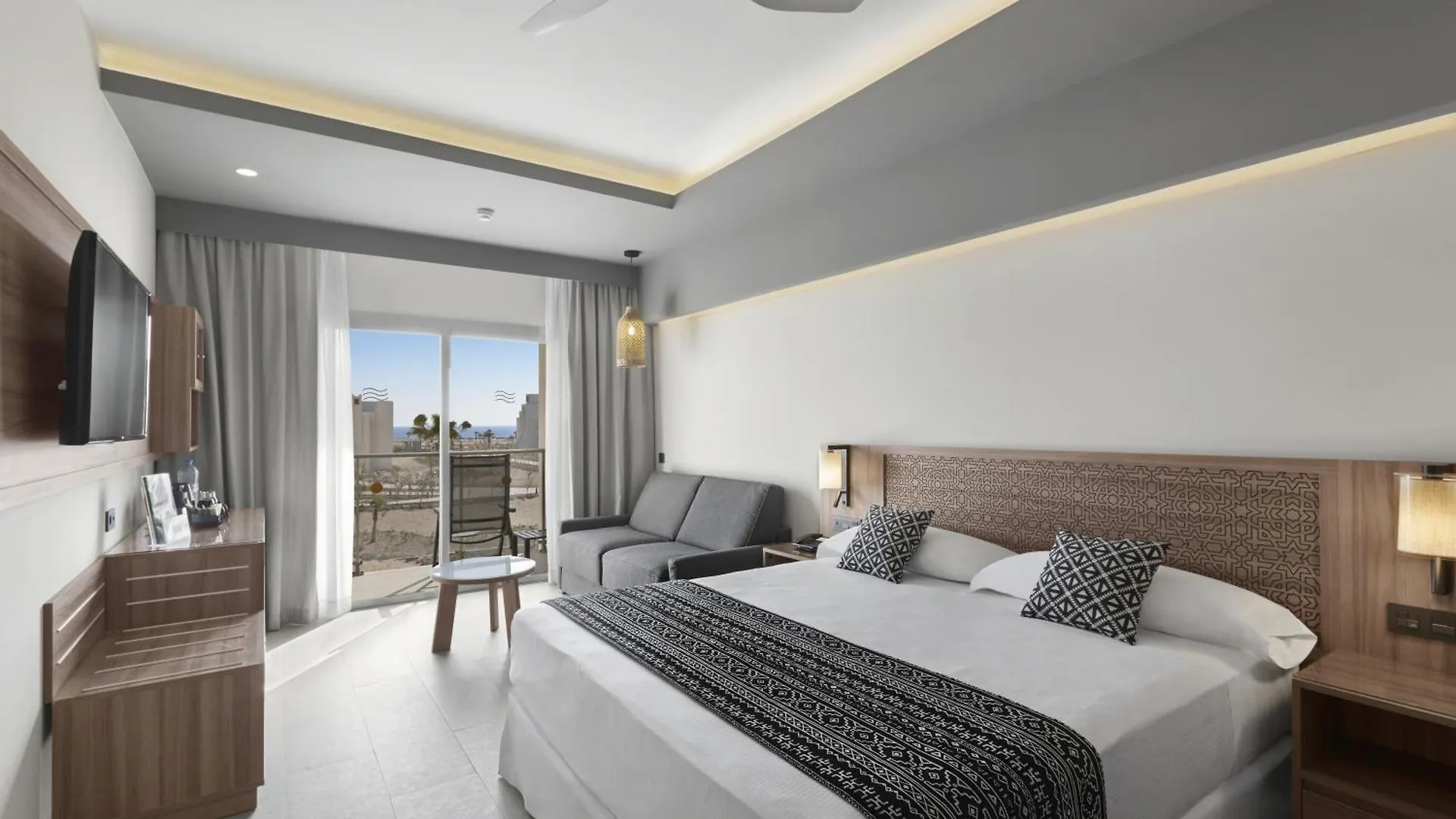 Hotel Riu Palace Santa Maria 5*,
